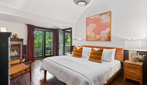 Habitación, baño privado (Superior East Lodge Room)