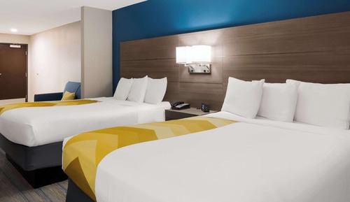 Suite, 2 camas de matrimonio, no fumadores, frigorífico y microondas (with Single Sofabed)