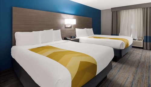 Suite, 2 camas de matrimonio, accesible para personas con discapacidad (with Single Sofabed)