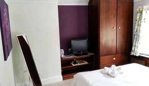 Habitación doble, baño privado (ROOM 2)