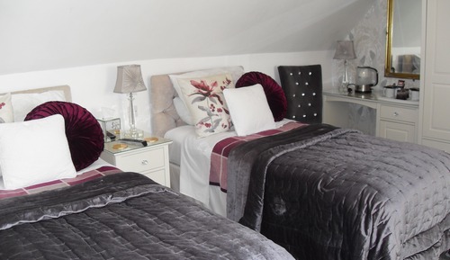 Habitación superior con 2 camas individuales