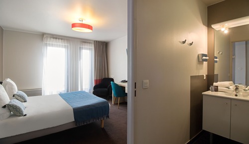 Estudio superior, 1 cama de matrimonio, cocina básica