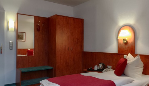 Habitación estándar con 1 cama doble o 2 individuales