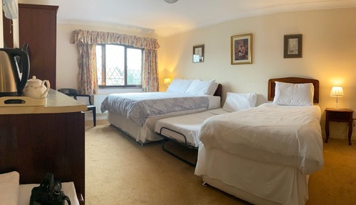 Suite, baño privado (4 People)