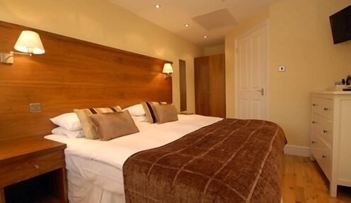Suite familiar, baño privado (Courtyard)