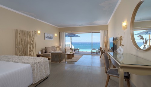 Suite junior, piscina privada, vistas al mar