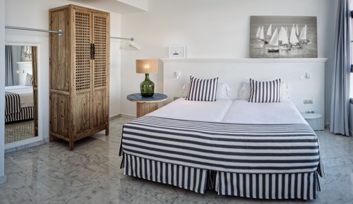 Suite Deluxe (2 Adults and 2 Children)