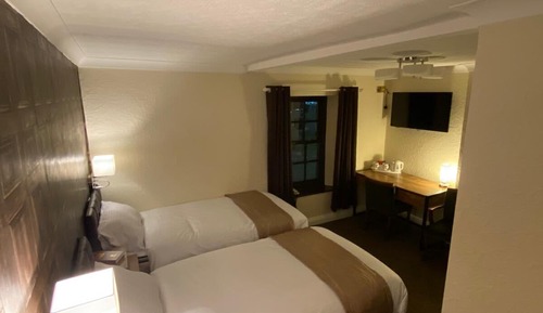 Habitación clásica con 2 camas individuales, baño privado