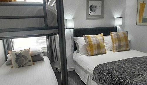 Habitación familiar, baño privado