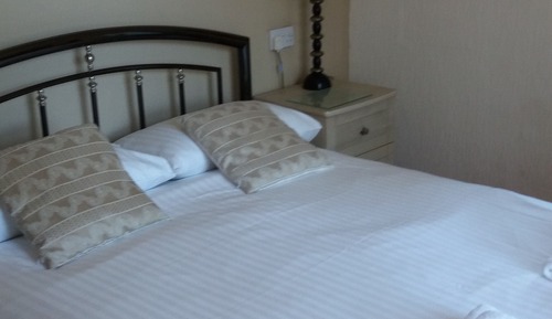 Habitación doble (Room 2, 1st Floor)