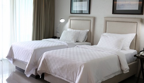 Habitación estándar con 1 cama doble o 2 individuales, 1 cama doble o 2 individuales, no fumadores