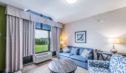 Suite, 1 cama de matrimonio grande (Additional Living and Dining Area)