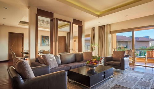 Suite ejecutiva, 1 cama de matrimonio grande, balcón (Poolview/Lake View, Kitchen)