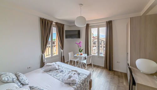 Habitación Confort con 1 cama doble o 2 individuales