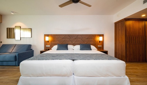 Habitación estándar, vistas parciales al mar (L)