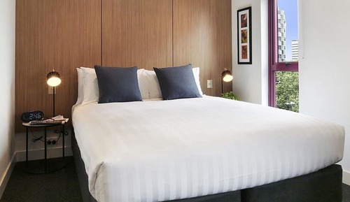 Deluxe Hotel Suite