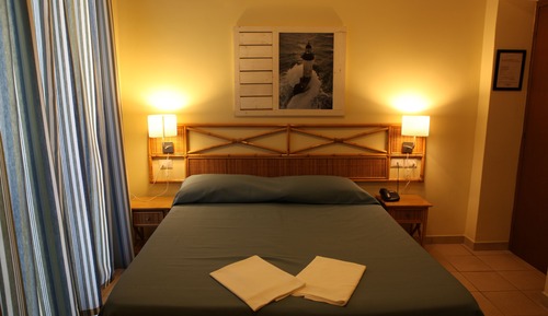 Habitación clásica con 1 cama doble o 2 individuales