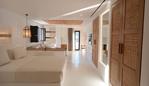 Deluxe Studio With Private Pool
