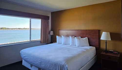 Suite, 1 cama de matrimonio grande, no fumadores (One-Bedroom, River View)