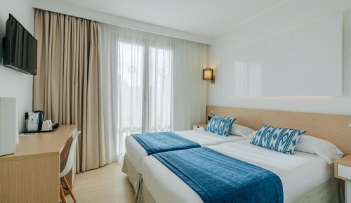 Habitación doble, en edificio anexo