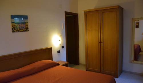 Habitación económica con 1 cama doble o 2 individuales, 1 habitación, baño privado