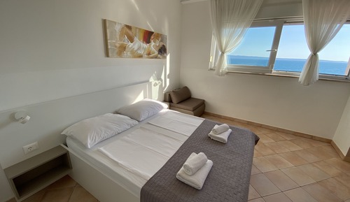 Room with view (no balcony, no kitchen)
