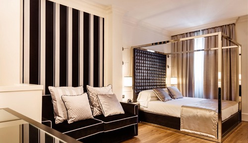 Deluxe Apartment dependance (Split level 5pax Stradone Provolo 3 separate building, 800m from Hotel)