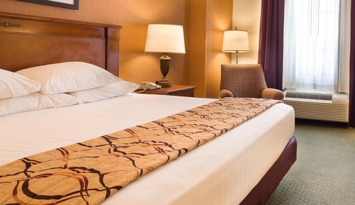 Suite, 1 cama de matrimonio grande con sofá cama, frigorífico y microondas (Upper Floor, 2 Rooms)