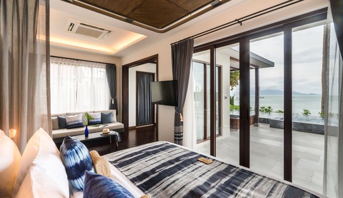 One Bedroom Beachfront Pool Villa