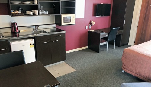 Estudio ejecutivo, accesible para personas con discapacidad, cocina básica (Studio suite )