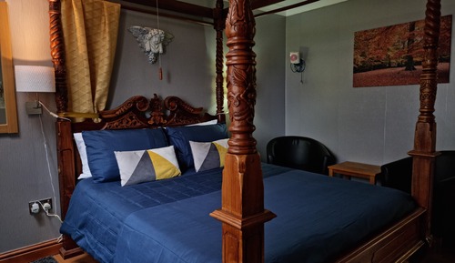 Habitación doble (Four Poster Bed)