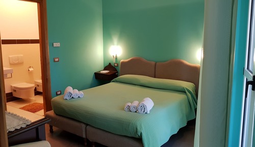 Habitación con 1 cama doble o 2 individuales