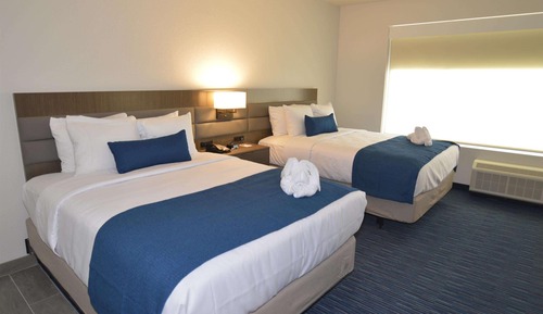 Suite, 2 camas de matrimonio, accesible para personas con discapacidad (with Sofabed, Full Kitchen)