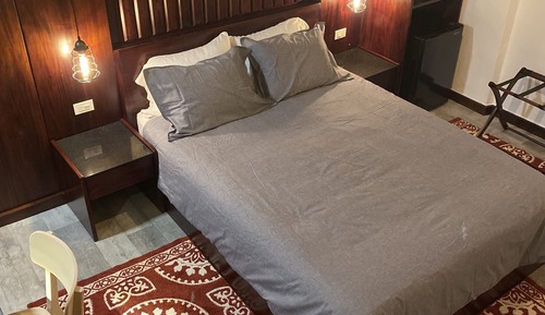 Habitación Deluxe, 1 cama de matrimonio, planta baja