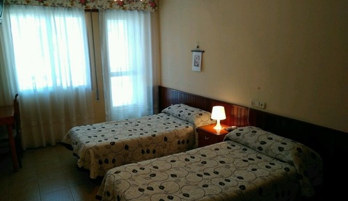 Habitación con 1 cama doble o 2 individuales