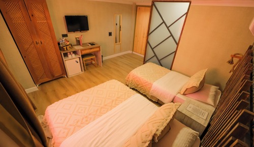 Habitación triple estándar, vistas a la ciudad