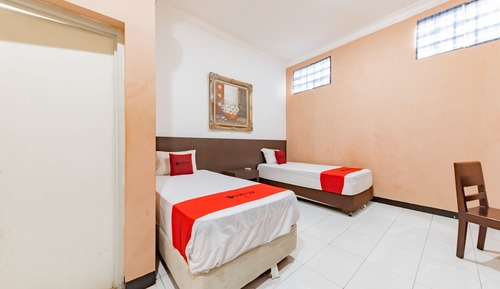 Habitación con 2 camas individuales