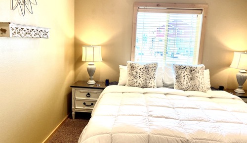 Apartamento ejecutivo, baño privado (11- Upstairs/No Pets)