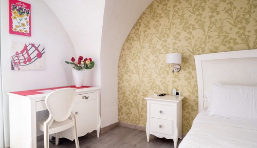 Camera Romantica con letto matrimoniale con vasca idromassaggio