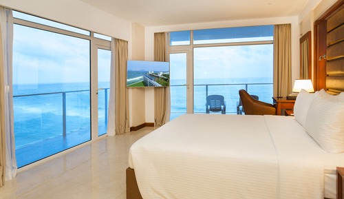Panoramic Double Room, 1 King Bed- With a Complimentary City Tour
