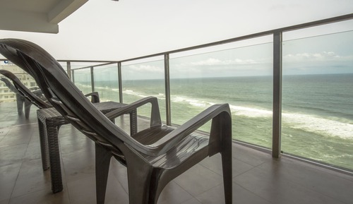 Signature Suite, 1 King Bed- With a Complimentary City Tour