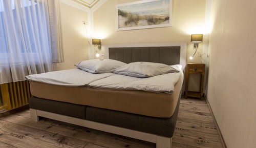 Habitación básica con 1 cama doble o 2 individuales