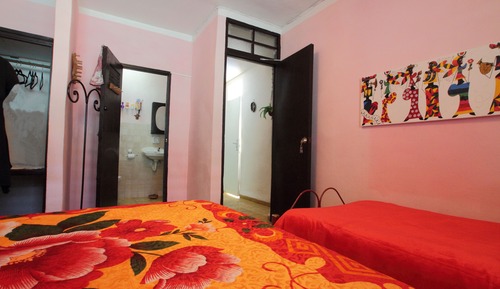 Habitación triple económica, varias camas, no fumadores