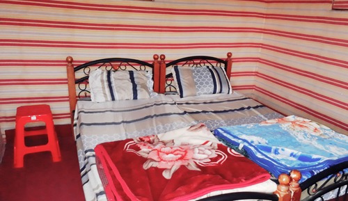 Tienda estándar, 1 cama doble, no fumadores, vistas a la montaña