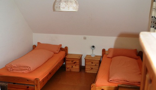 Habitación con 2 camas individuales