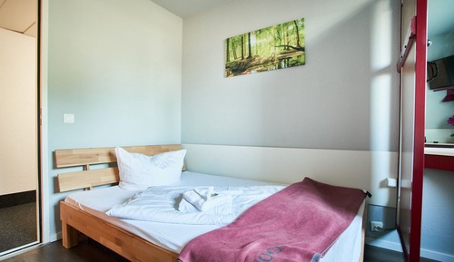 Habitación económica doble, 1 cama doble, baño compartido