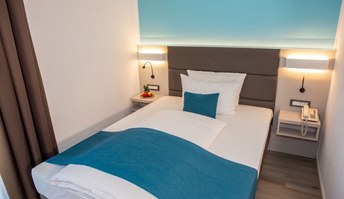 Habitación Confort (french bed 1.40m)