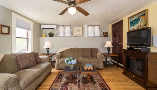 Suite (Lake Solitude)