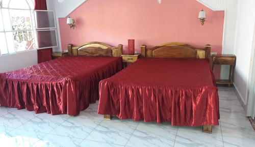 Habitación superior con 1 cama doble o 2 individuales