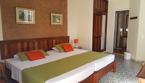 Habitación con 1 cama doble o 2 individuales